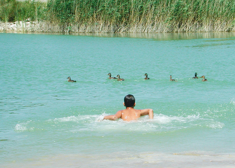 baignade a la campagne de Provence en France