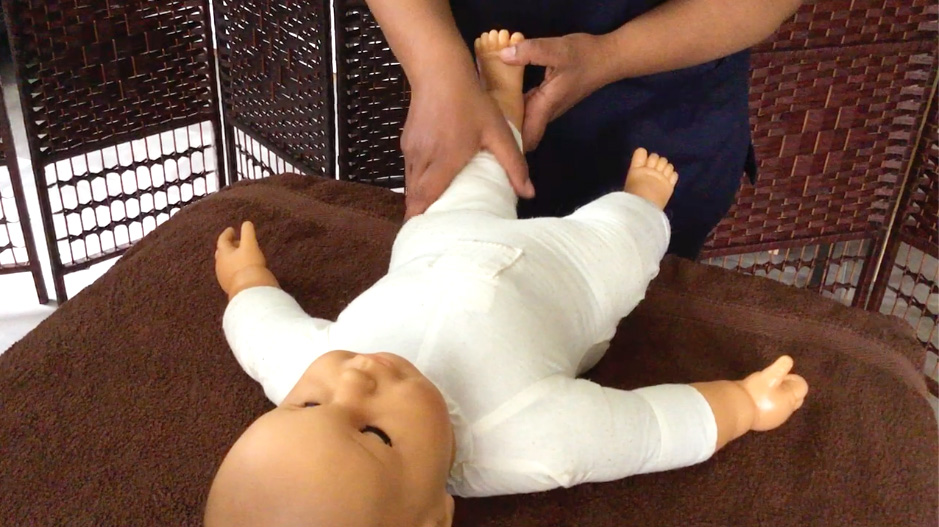 cours de massage pour bebe